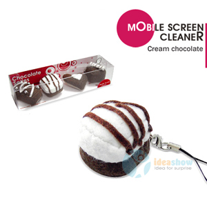 Illustration for article titled Sushi, Chocolate and Ice Cream Cellphone Screen Cleaners